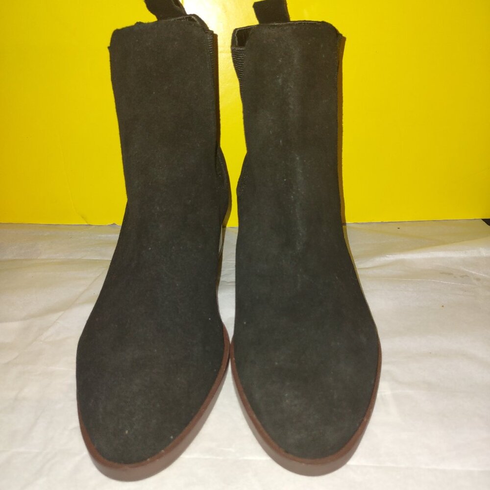 Gap suede black bootie shoes size 7 1/2